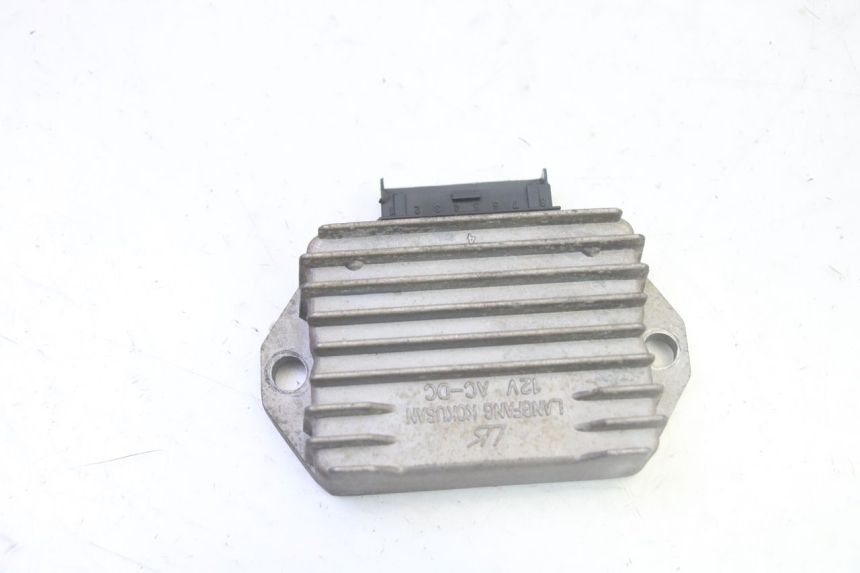 photo de REGULATOR ŁADOWANIA GILERA RUNNER SP 50 (2009 - 2017) - Szczegół części