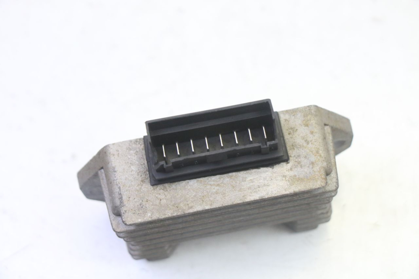 photo de REGULATOR ŁADOWANIA GILERA RUNNER SP 50 (2009 - 2017) - Zoom stanu zużycia