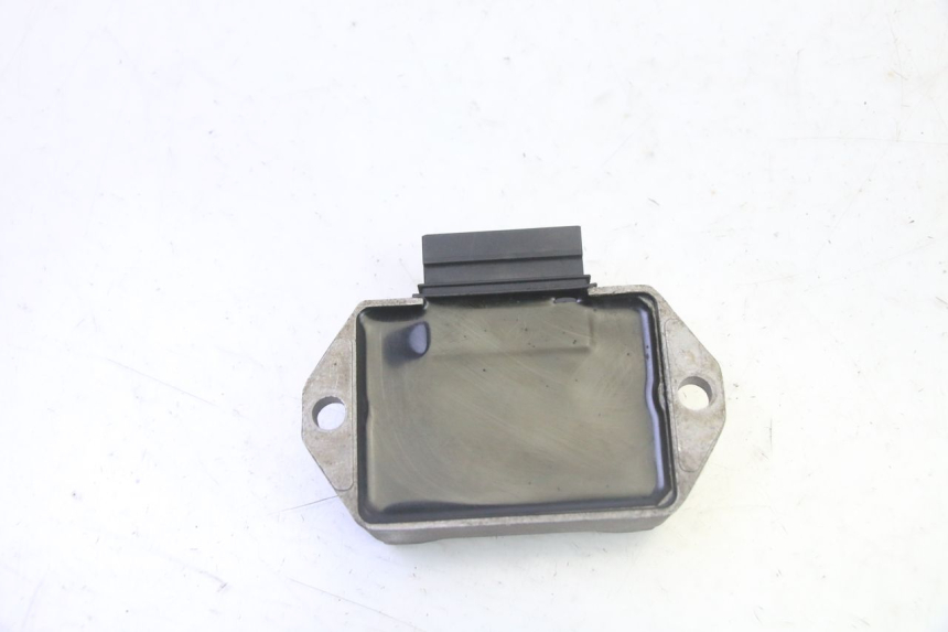 photo de REGULATOR ŁADOWANIA GILERA RUNNER SP 50 (2009 - 2017) - Inny kąt widzenia