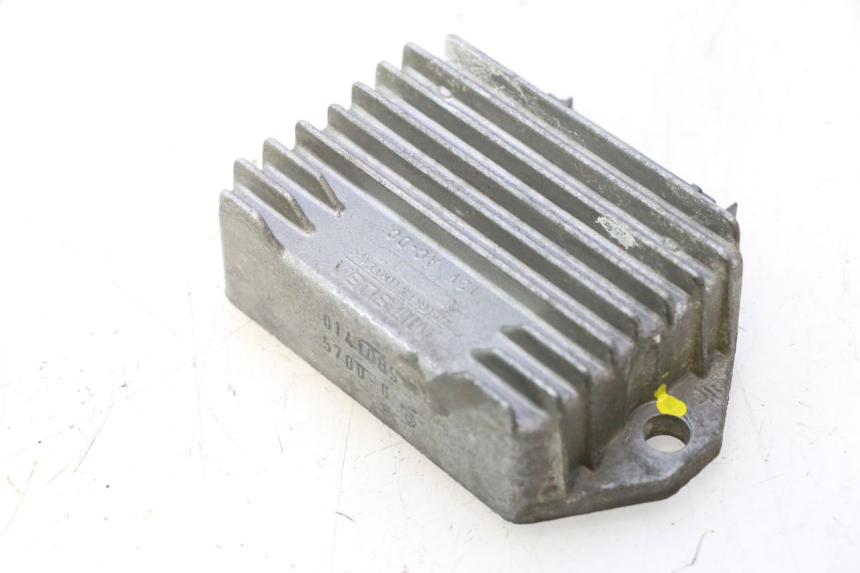 photo de REGULATOR ŁADOWANIA GILERA RUNNER SP 50 (2002 - 2004) - Zbliżenie techniczne