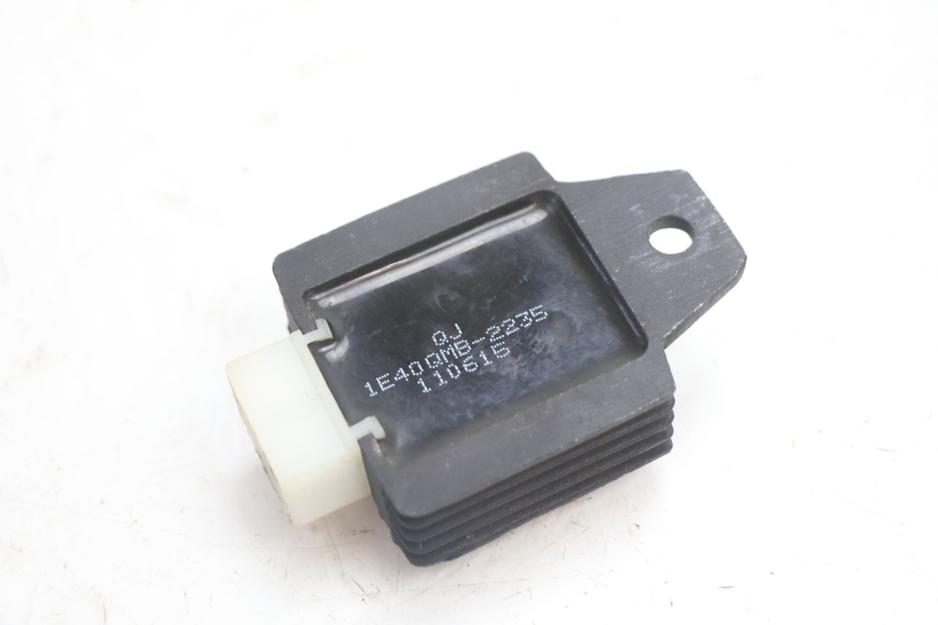 photo de REGULATOR ŁADOWANIA KEEWAY RY6 2T 50 (2011 - 2019) - Zoom stanu zużycia