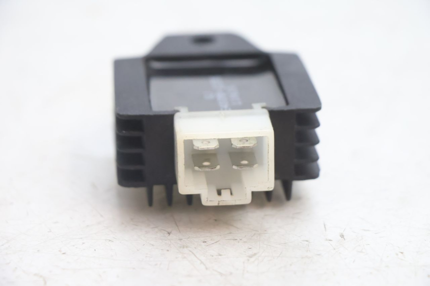 photo de REGULATOR ŁADOWANIA KEEWAY RY6 2T 50 (2011 - 2019) - Inny kąt widzenia
