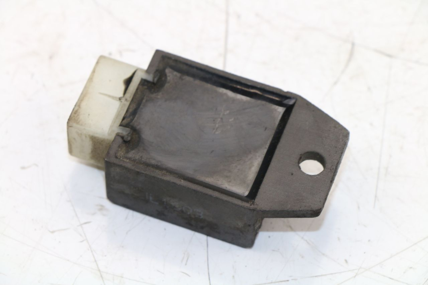 photo de REGULATOR ŁADOWANIA DAELIM S4 50 (2010 - 2015) - Inny kąt widzenia
