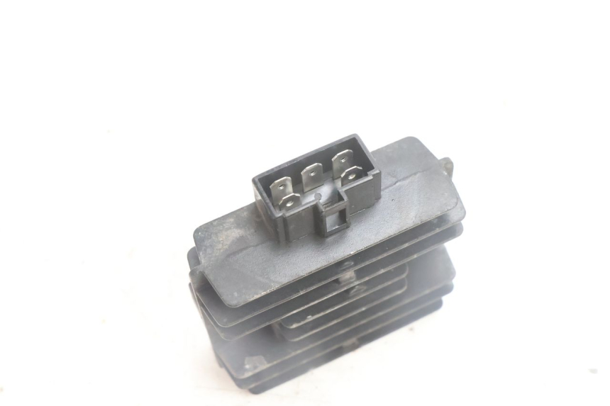 photo de REGULATOR ŁADOWANIA JM MOTORS SANTANA EVO 50 (2024 - 2026) - Inny kąt widzenia