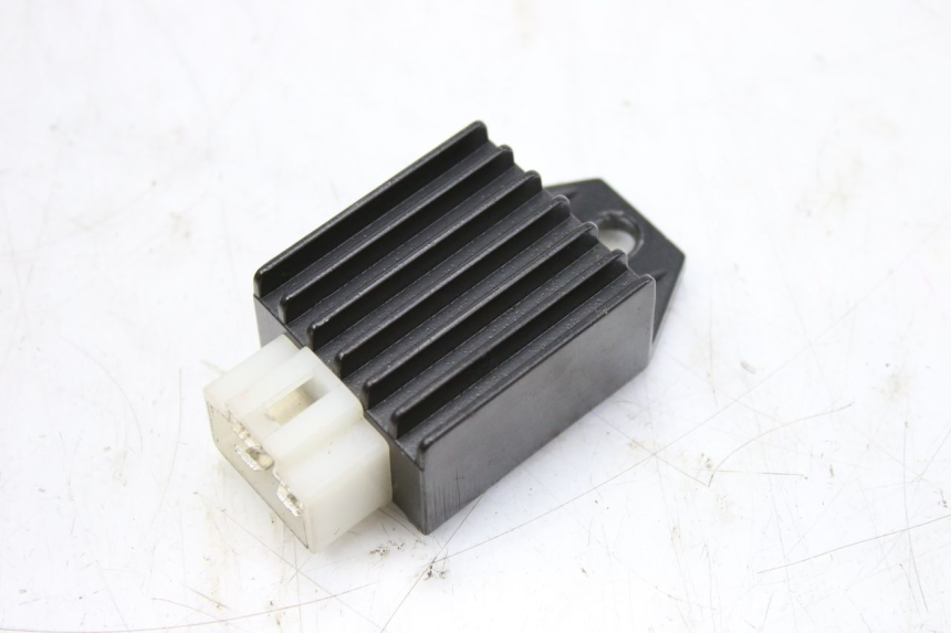 photo de REGULATOR ŁADOWANIA JM MOTORS SANTANA 50 (2014 - 2023) - Widok główny