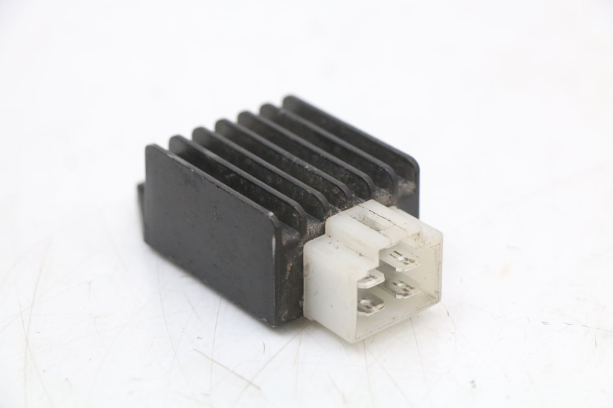 photo de REGULATOR ŁADOWANIA JM MOTORS SANTANA 50 (2014 - 2023) - Szczegół części