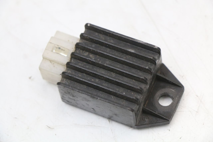 photo de REGULATOR ŁADOWANIA JM MOTORS SANTANA 50 (2014 - 2023) - Zoom stanu zużycia