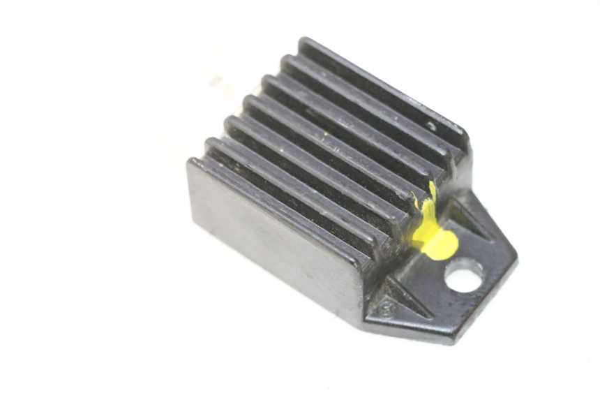 photo de REGULATOR ŁADOWANIA JM MOTORS SANTANA 50 (2014 - 2023) - Inny kąt widzenia