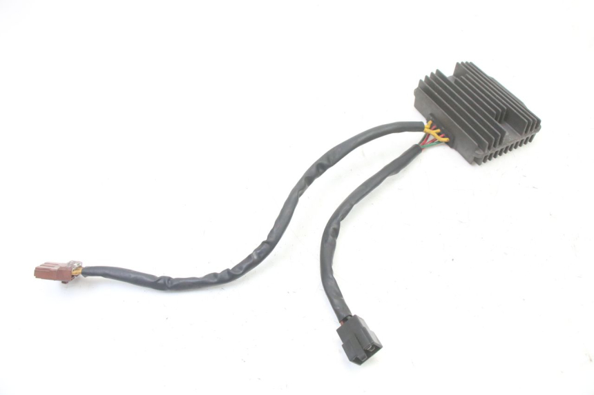 photo de REGULATOR ŁADOWANIA PEUGEOT SATELIS COMPRESSOR K15 125 (2006 - 2009) - Zoom stanu zużycia