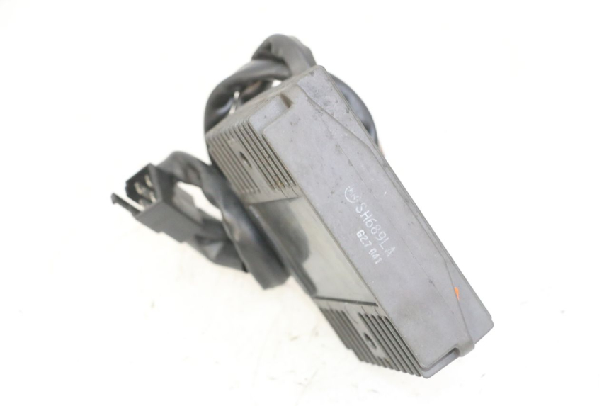 photo de REGULATOR ŁADOWANIA PEUGEOT SATELIS 125 (2013 - 2018) - Zoom stanu zużycia