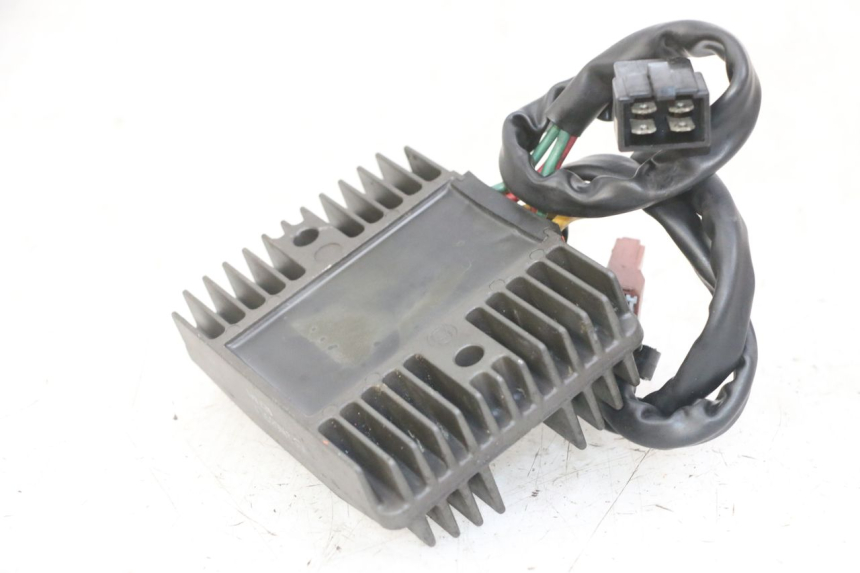 photo de REGULATOR ŁADOWANIA PEUGEOT SATELIS 125 (2013 - 2018) - Inny kąt widzenia