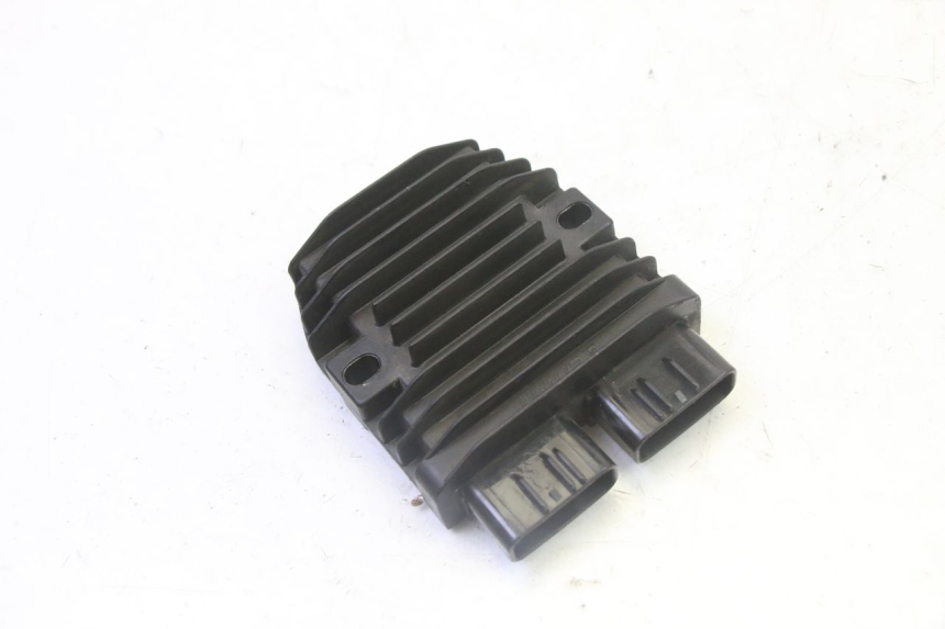 photo de REGULATOR ŁADOWANIA PEUGEOT SATELIS 125 (2013 - 2018) - Szczegół części