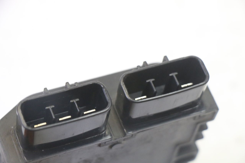 photo de REGULATOR ŁADOWANIA PEUGEOT SATELIS 125 (2013 - 2018) - Zoom stanu zużycia