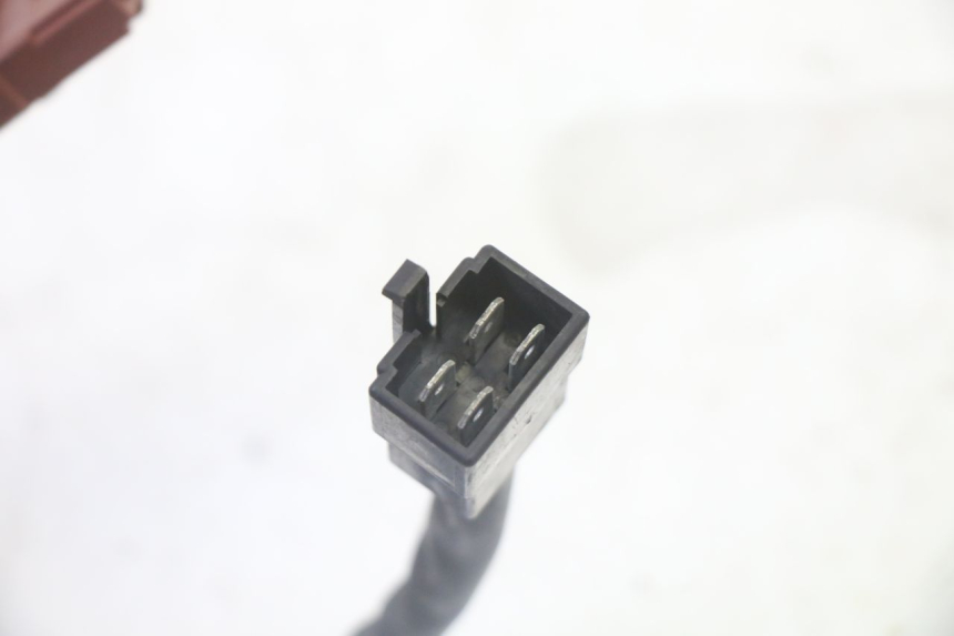 photo de REGULATOR ŁADOWANIA PEUGEOT SATELIS 125 (2010 - 2012) - Zoom stanu zużycia