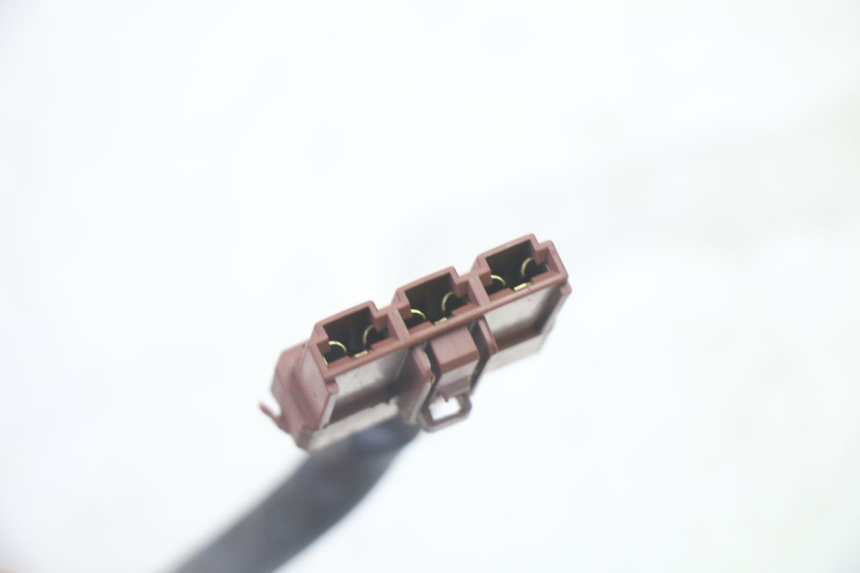 photo de REGULATOR ŁADOWANIA PEUGEOT SATELIS 125 (2010 - 2012) - Inny kąt widzenia