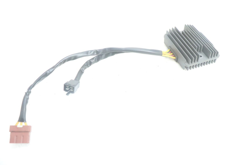 photo de REGULATOR ŁADOWANIA PEUGEOT SATELIS 125 (2006 - 2009) - Zoom stanu zużycia