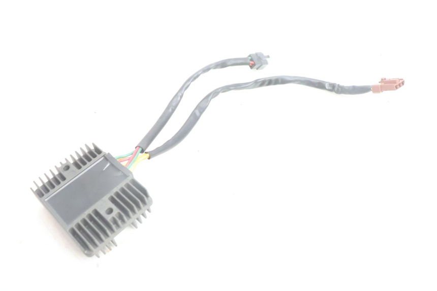 photo de REGULATOR ŁADOWANIA PEUGEOT SATELIS 125 (2006 - 2009) - Inny kąt widzenia