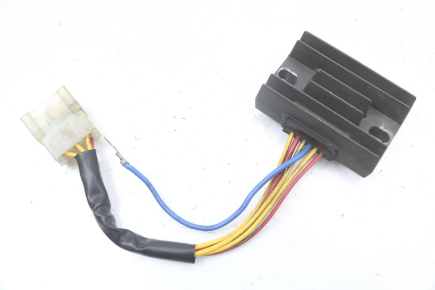 photo de REGULATOR ŁADOWANIA APRILIA SCARABEO GT 125 (1999 - 2007) - Szczegół części