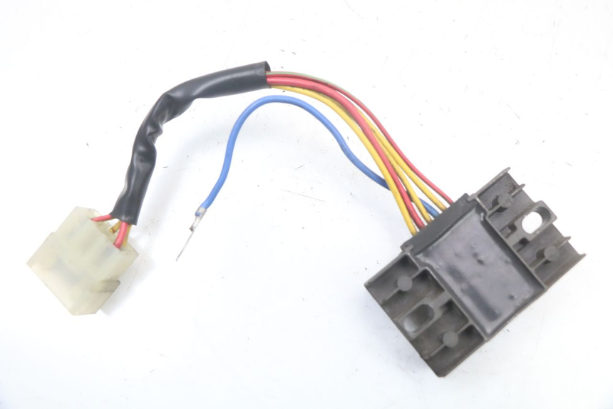 photo de REGULATOR ŁADOWANIA APRILIA SCARABEO GT 125 (1999 - 2007) - Zoom stanu zużycia