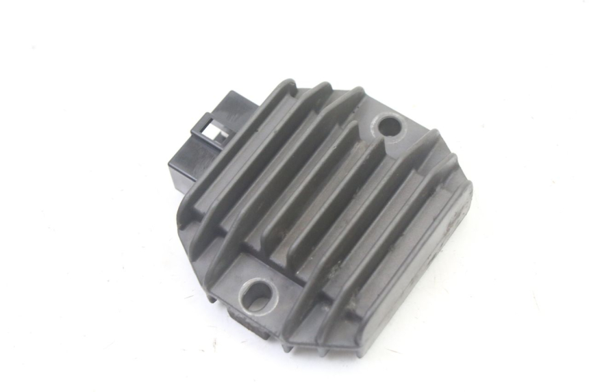 photo de REGULATOR ŁADOWANIA APRILIA SCARABEO GT TOURING 125 (1999 - 2005) - Szczegół części