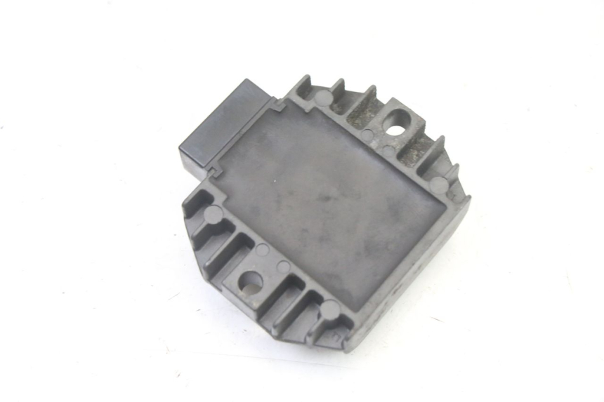 photo de REGULATOR ŁADOWANIA APRILIA SCARABEO GT TOURING 125 (1999 - 2005) - Inny kąt widzenia