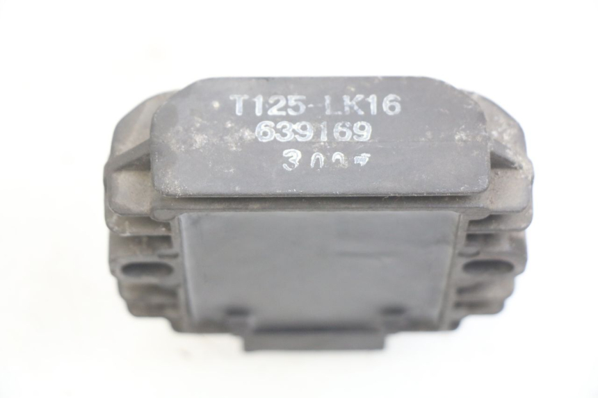 photo de REGULATOR ŁADOWANIA APRILIA SCARABEO LIGHT 125 (2007 - 2011) - Szczegół części