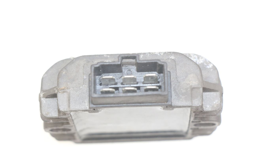 photo de REGULATOR ŁADOWANIA APRILIA SCARABEO LIGHT 125 (2007 - 2011) - Zoom stanu zużycia