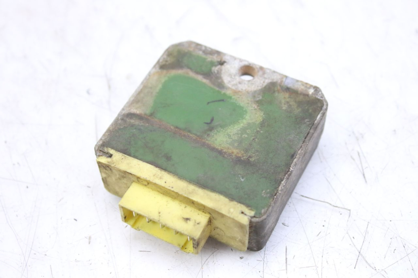 photo de REGULATOR ŁADOWANIA APRILIA SCARABEO 100 (2003 - 2012) - Inny kąt widzenia