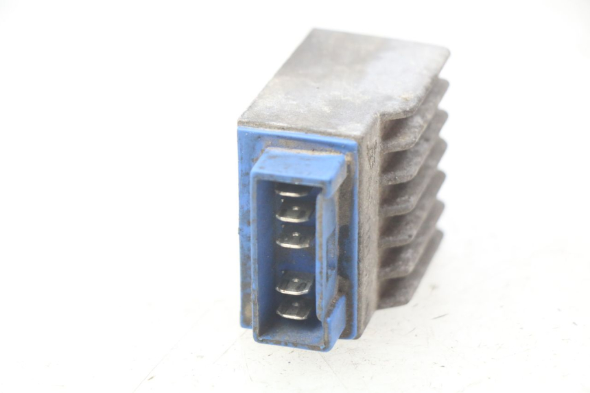 photo de REGULATOR ŁADOWANIA DERBI SENDA 50 (2003 - 2005) - Szczegół części