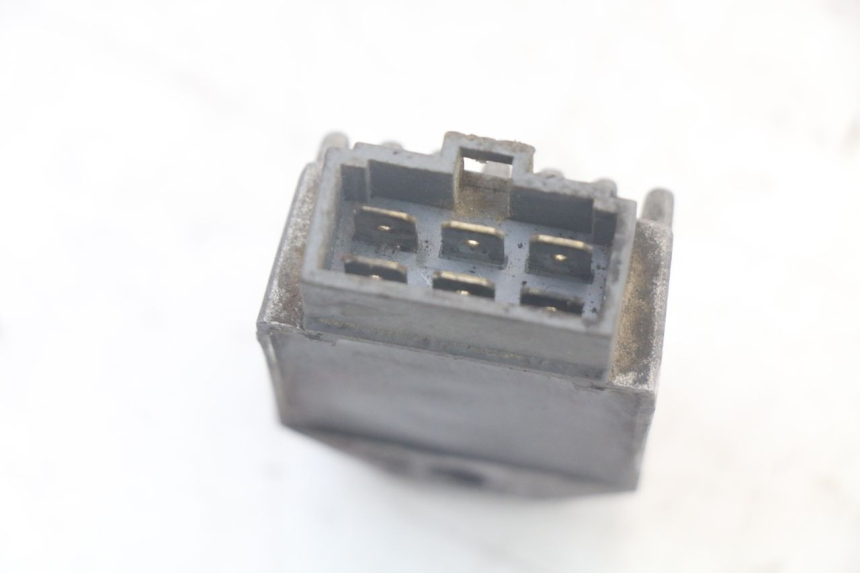 photo de REGULATOR ŁADOWANIA DERBI SENDA SM X-TREME 50 (2006 - 2010) - Inny kąt widzenia