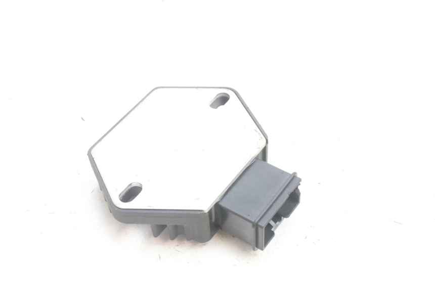 photo de REGULATOR ŁADOWANIA HONDA SH 125 (2001 - 2003) - Zoom stanu zużycia
