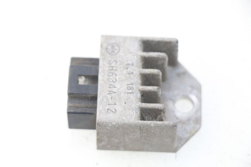 photo de REGULATOR ŁADOWANIA HONDA SJ BALI 50 (1996 - 1999) - Widok główny