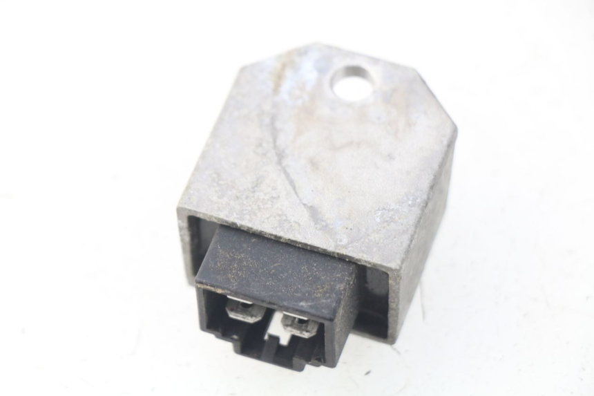 photo de REGULATOR ŁADOWANIA HONDA SJ BALI 50 (1996 - 1999) - Zoom stanu zużycia
