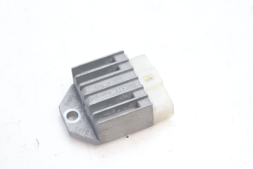 photo de REGULATOR ŁADOWANIA YAMAHA SLIDER 50 (1999 - 2004) - Szczegół części