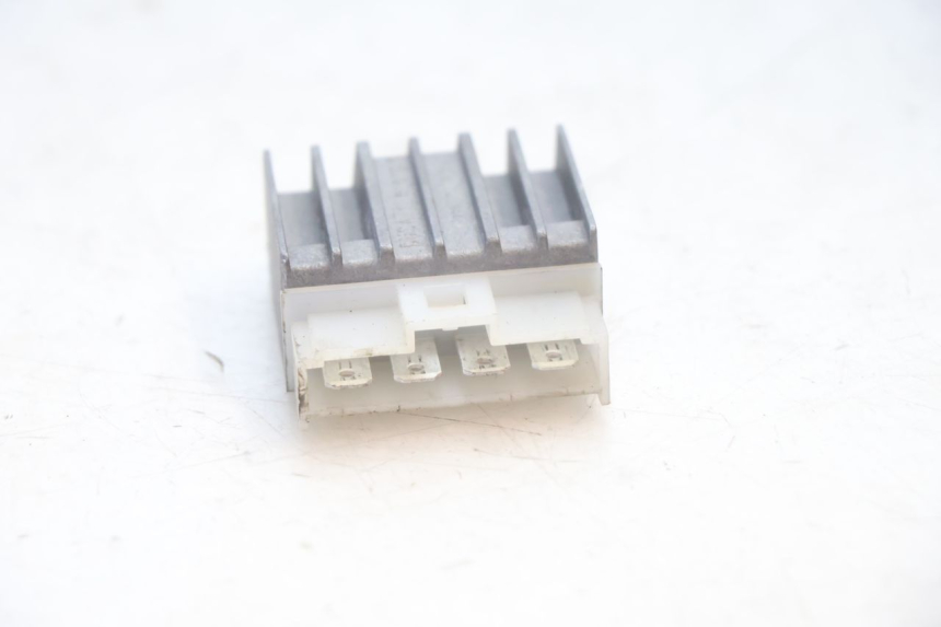 photo de REGULATOR ŁADOWANIA YAMAHA SLIDER 50 (1999 - 2004) - Zoom stanu zużycia