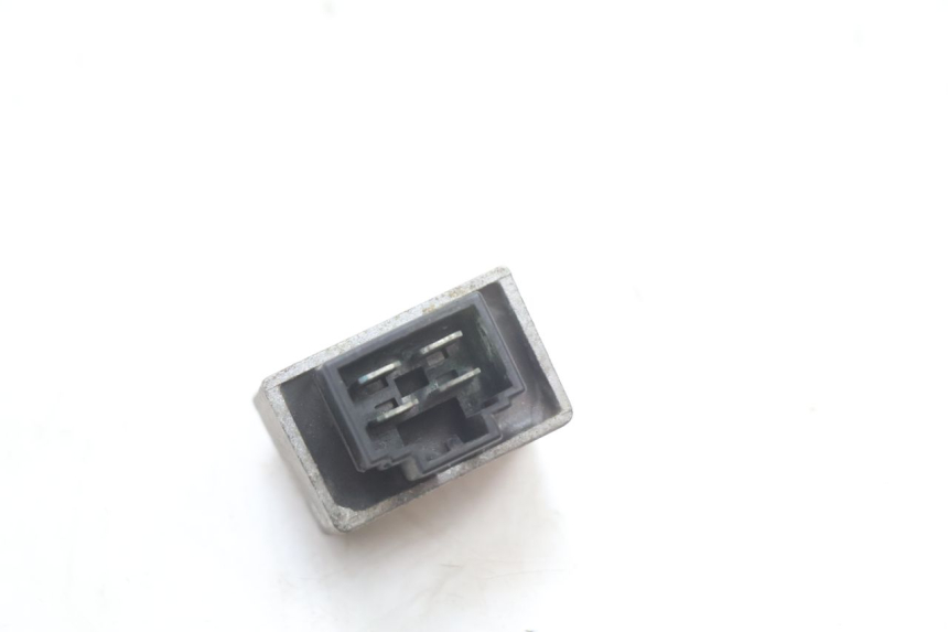 photo de REGULATOR ŁADOWANIA PEUGEOT SPEEDFIGHT 2 AC 50 (2000 - 2009) - Zoom stanu zużycia