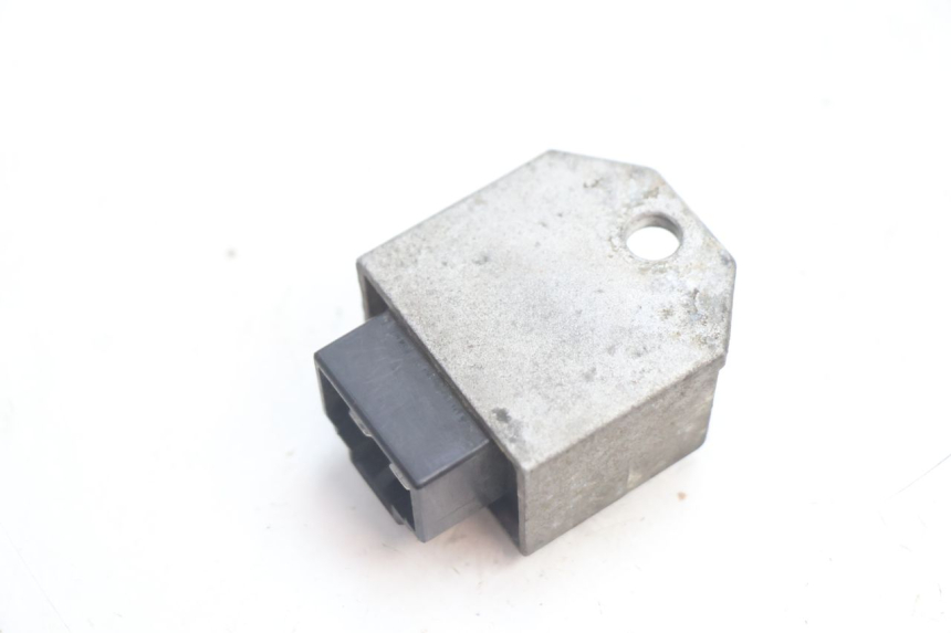 photo de REGULATOR ŁADOWANIA PEUGEOT SPEEDFIGHT 2 AC 50 (2000 - 2009) - Zoom stanu zużycia