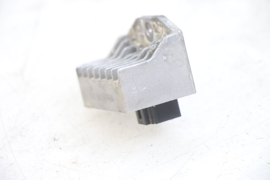 photo de REGULATOR ŁADOWANIA PEUGEOT SPEEDFIGHT 4 4T 50 (2015 - 2020) - Zbliżenie techniczne