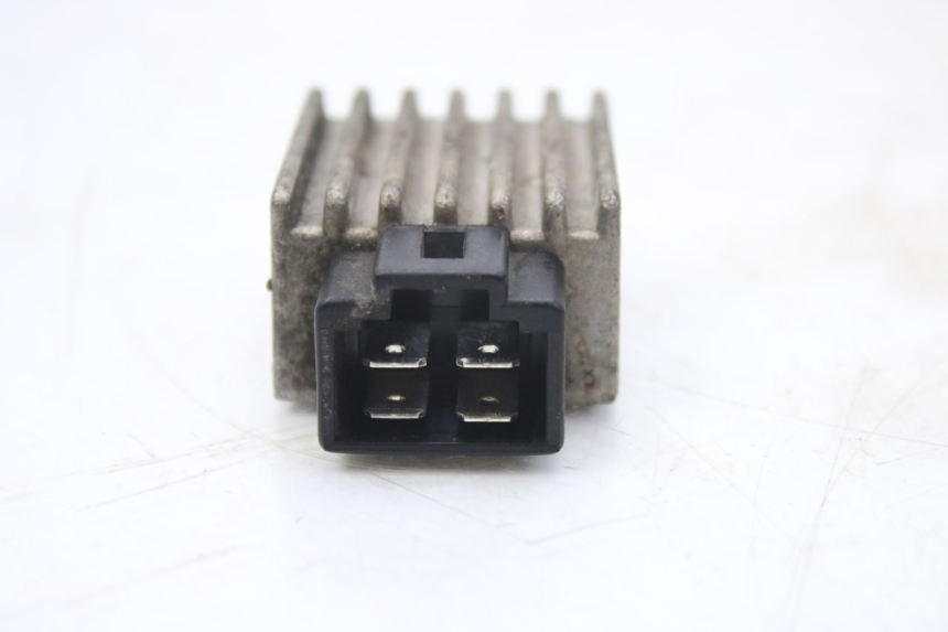 photo de REGULATOR ŁADOWANIA PEUGEOT SPEEDFIGHT LC 50 (1996 - 2002) - Szczegół części