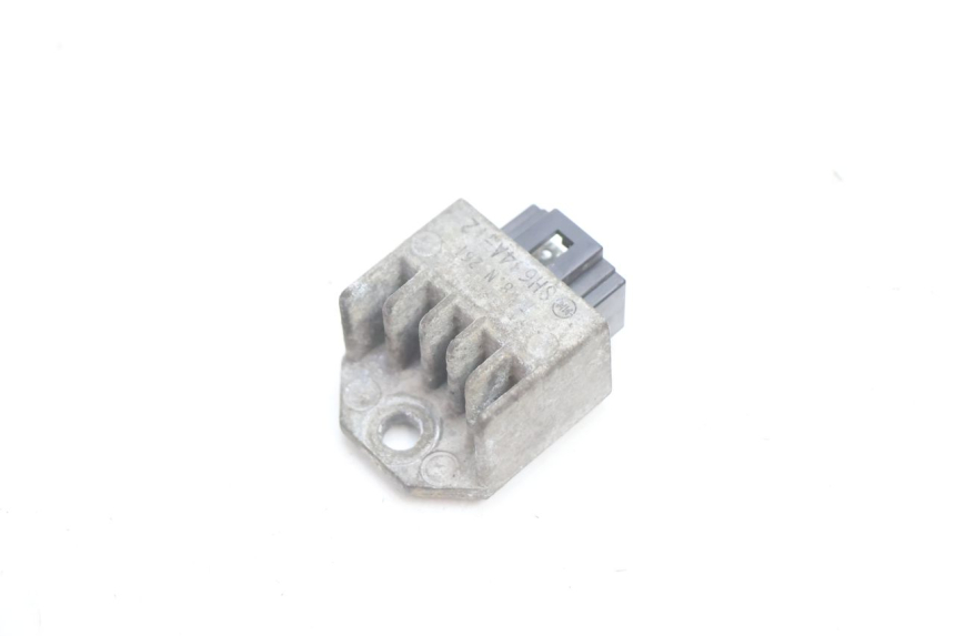 photo de REGULATOR ŁADOWANIA PEUGEOT SPEEDFIGHT LC 50 (1996 - 2002) - Szczegół części