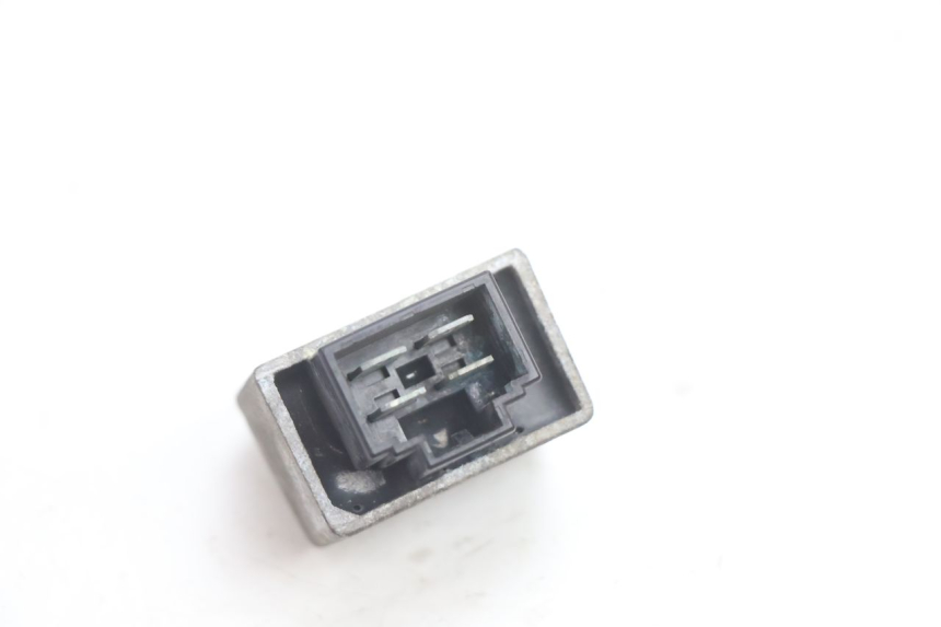 photo de REGULATOR ŁADOWANIA PEUGEOT SPEEDFIGHT LC 50 (1996 - 2002) - Zoom stanu zużycia