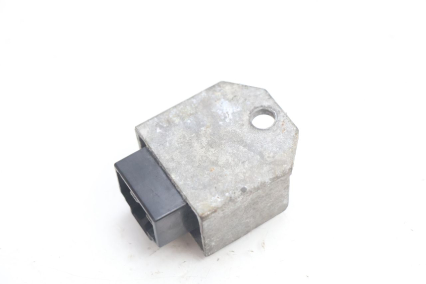 photo de REGULATOR ŁADOWANIA PEUGEOT SPEEDFIGHT LC 50 (1996 - 2002) - Inny kąt widzenia
