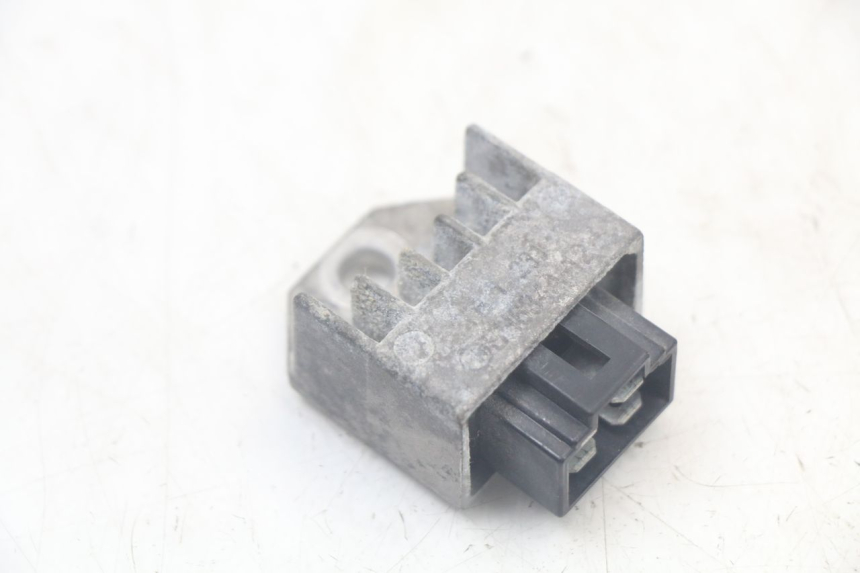 photo de REGULATOR ŁADOWANIA PEUGEOT SPEEDFIGHT 100 (1997 - 2007) - Szczegół części