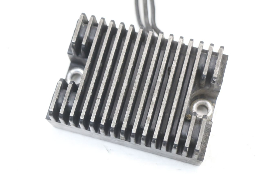 photo de REGULATOR ŁADOWANIA HARLEY DAVIDSON SPORTSTER XL CUSTOM 1200 (2003 - 2004) - Szczegół części