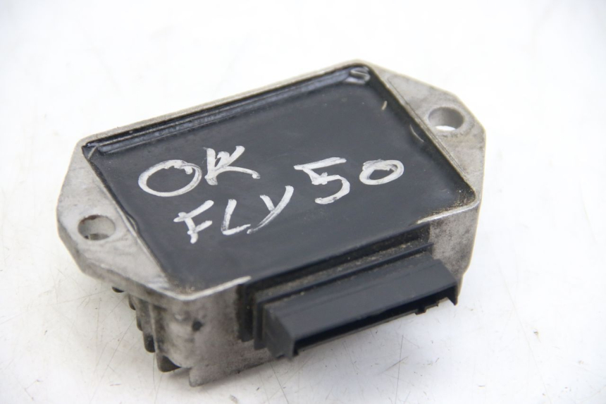 photo de REGULATOR ŁADOWANIA APRILIA SR 2T 50 (2012 - 2017) - Zoom stanu zużycia