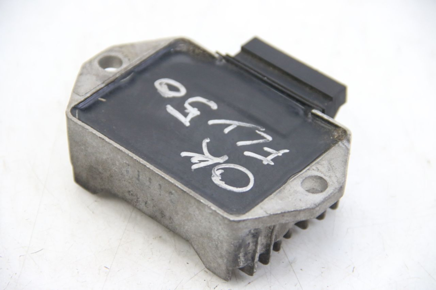 photo de REGULATOR ŁADOWANIA APRILIA SR 2T 50 (2012 - 2017) - Inny kąt widzenia