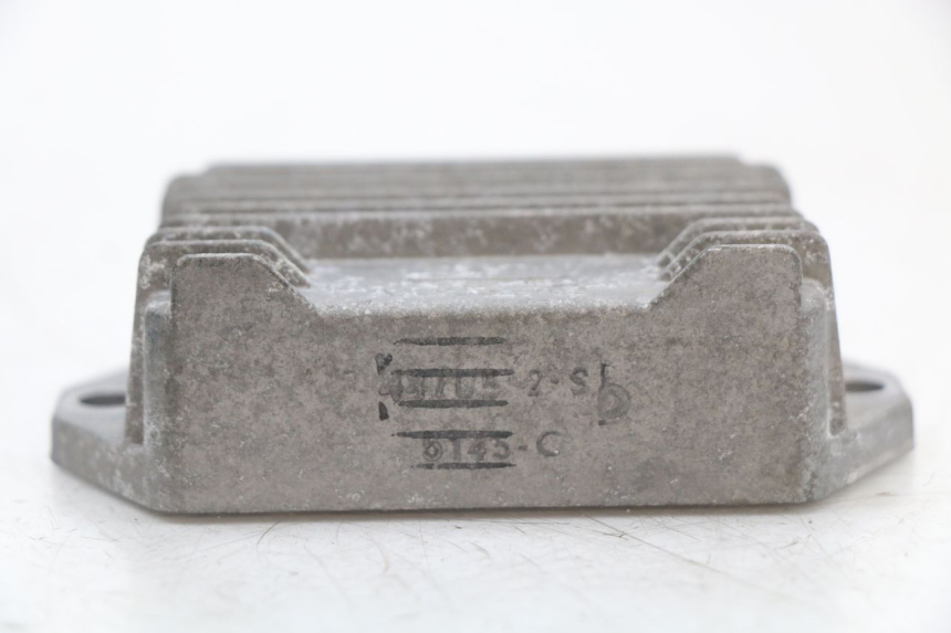 photo de REGULATOR ŁADOWANIA APRILIA SR CARB LC 2T 50 (2004 - 2012) - Inny kąt widzenia