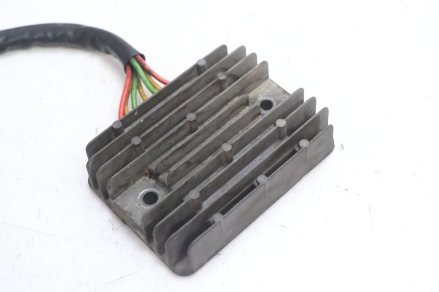 photo de REGULATOR ŁADOWANIA DUCATI SS IE DS CARENEE 1000 (2002 - 2006) - Szczegół części