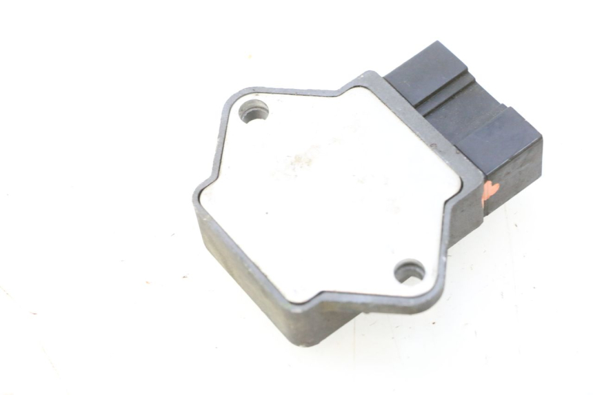 photo de REGULATOR ŁADOWANIA HONDA ST PAN EUROPEAN 1100 (1990 - 2002) - Szczegół części