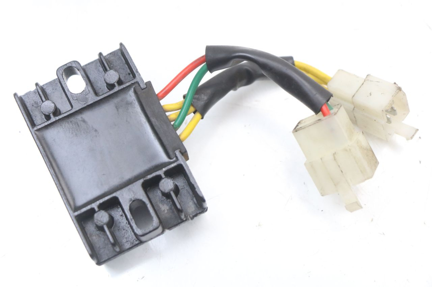 photo de REGULATOR ŁADOWANIA PEUGEOT STREETZONE I 2T 50 (2018 - 2020) - Zoom stanu zużycia